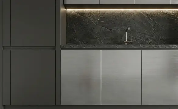 Столешница из натурального камня и стальные фасады кухни Anthracite Edg