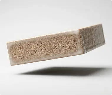 Нанесение термоактивного клеевого слоя на деталь МДФ после шлифовки и обеспыливания