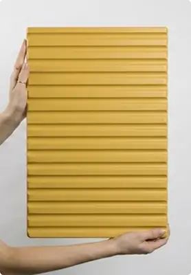 Горизонтальная фрезеровка полосами на мебельном фасаде