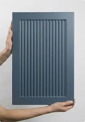 Современный фасад МДФ с вертикальной фрезеровкой рейка Вельвет