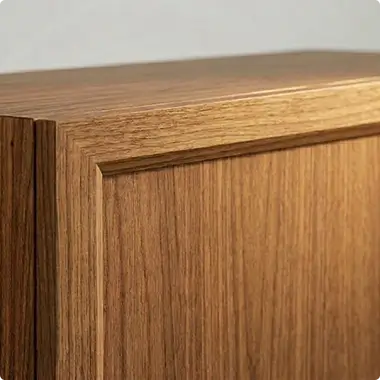 Шпонированный фасад в стиле шейкер с глубокой рамкой и фаской